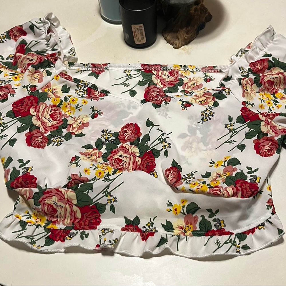 SHEIN cropped floral shirt